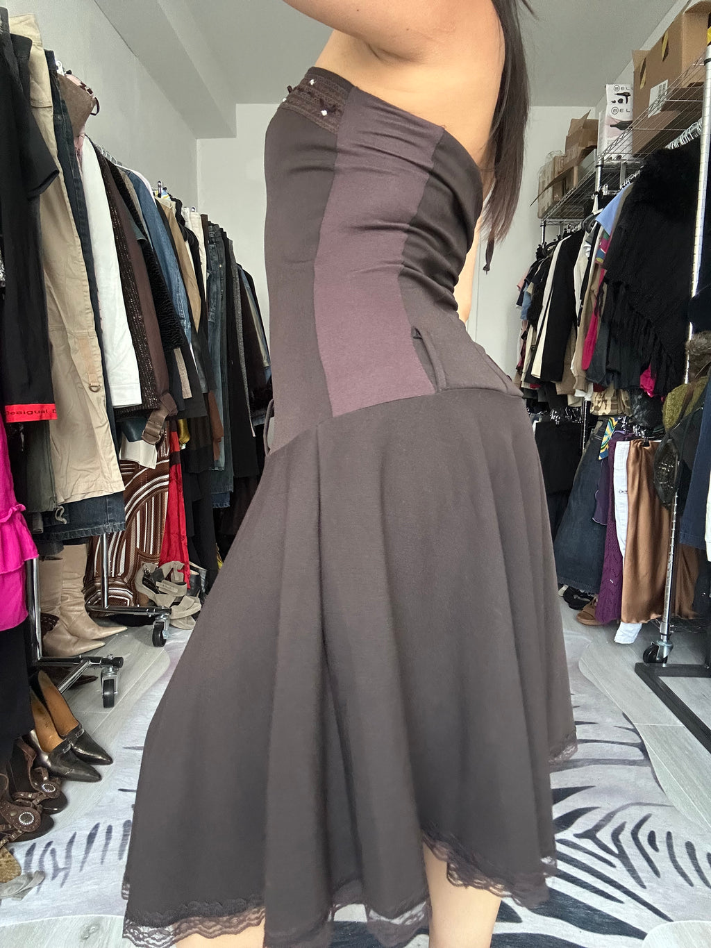 Midi dress with paillettes and laces