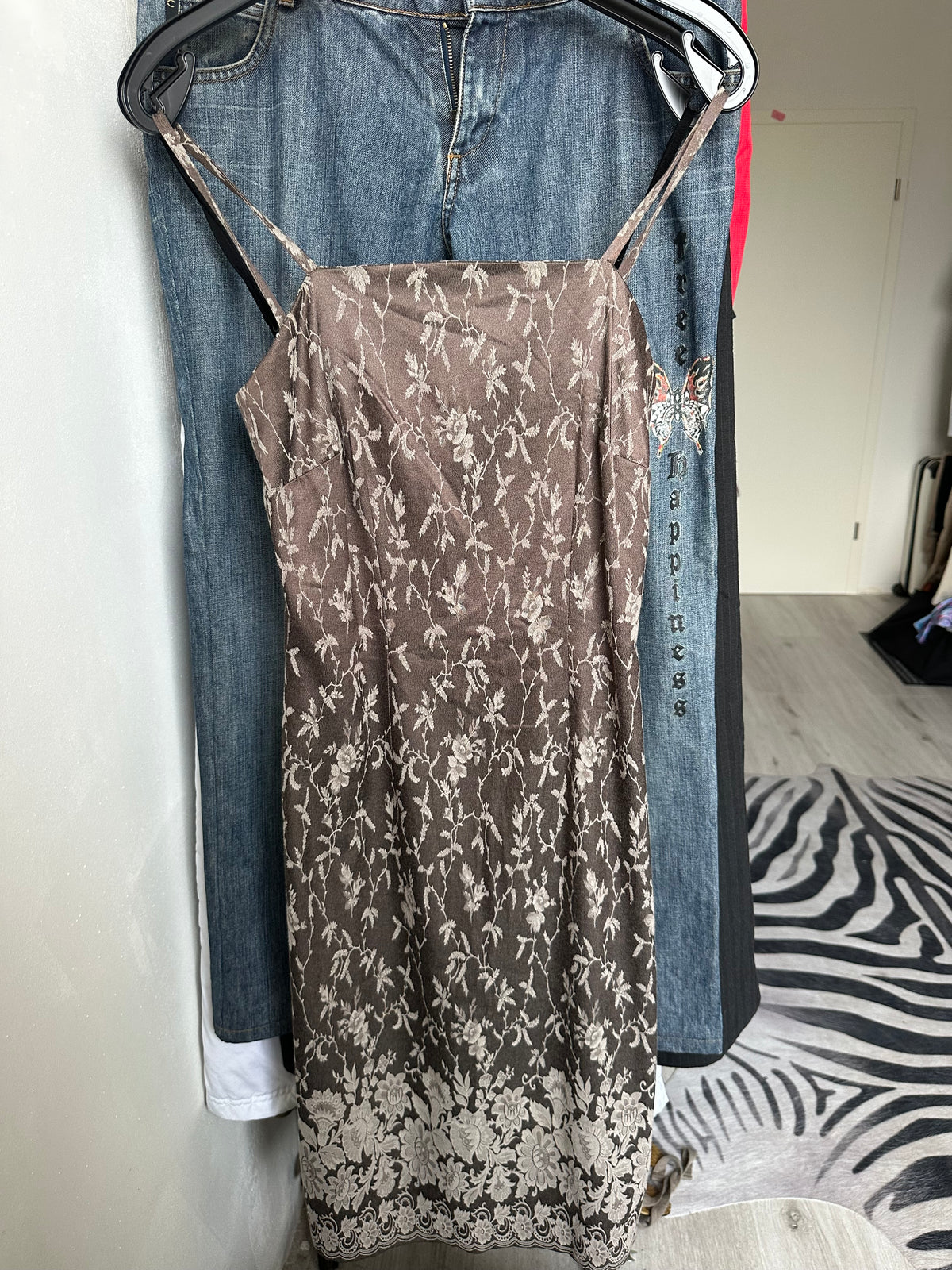 Midi dress with floral prints