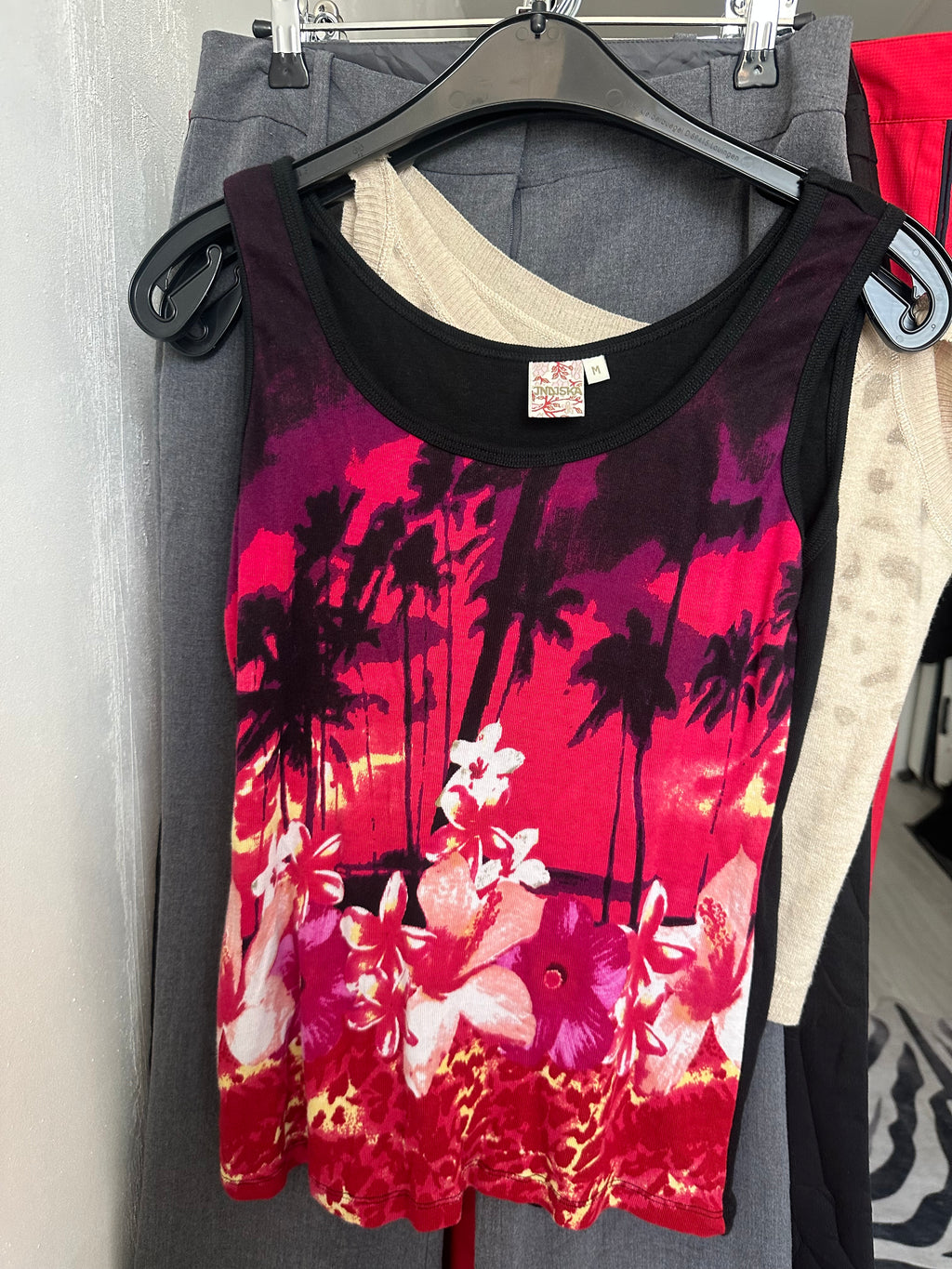 Top with hawaii print