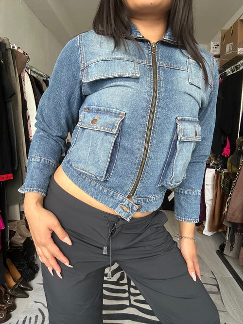 Denim jacket with zipper