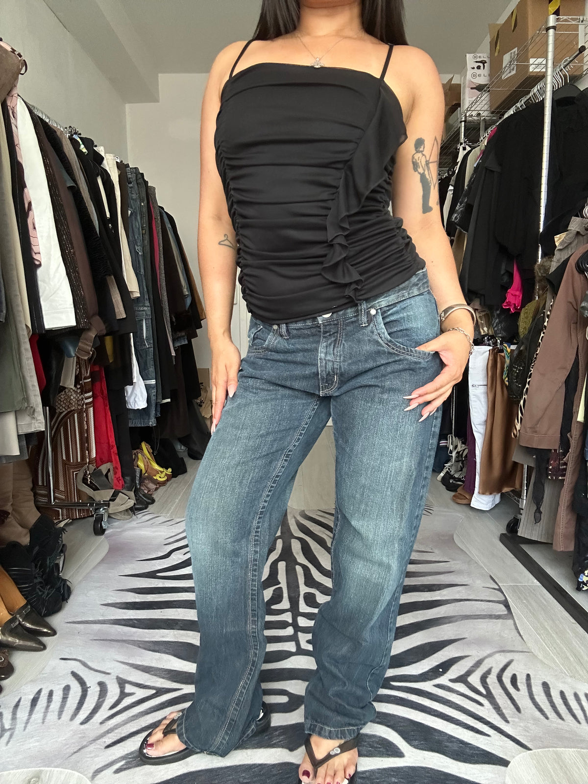 Denim pants with back pockets details