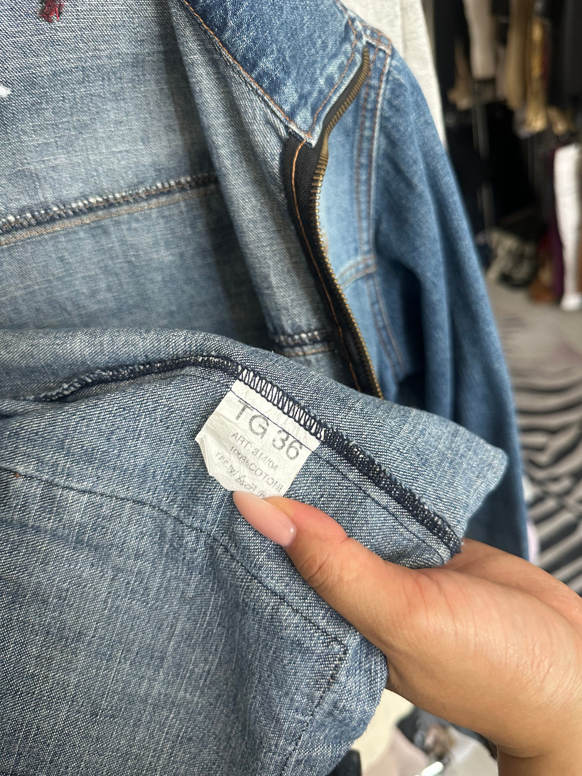 Denim jacket with zipper
