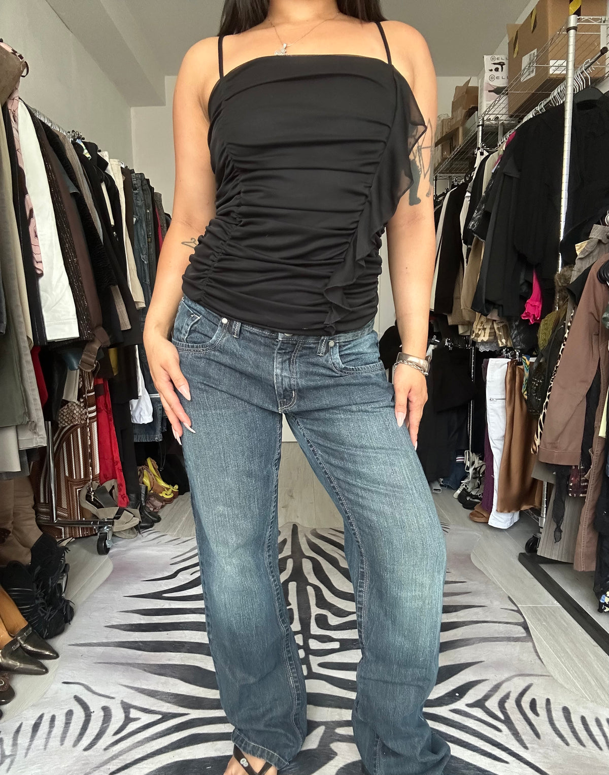 Denim pants with back pockets details