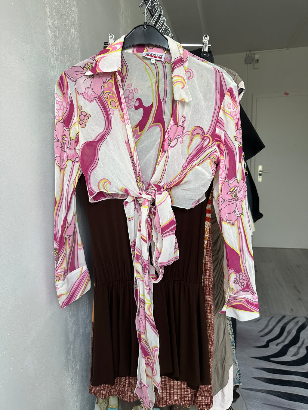 Blouse with floral prints