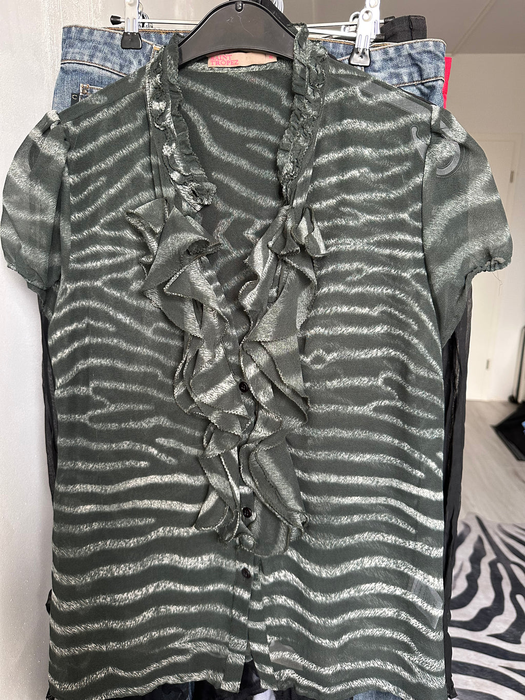 Blouse with animal print