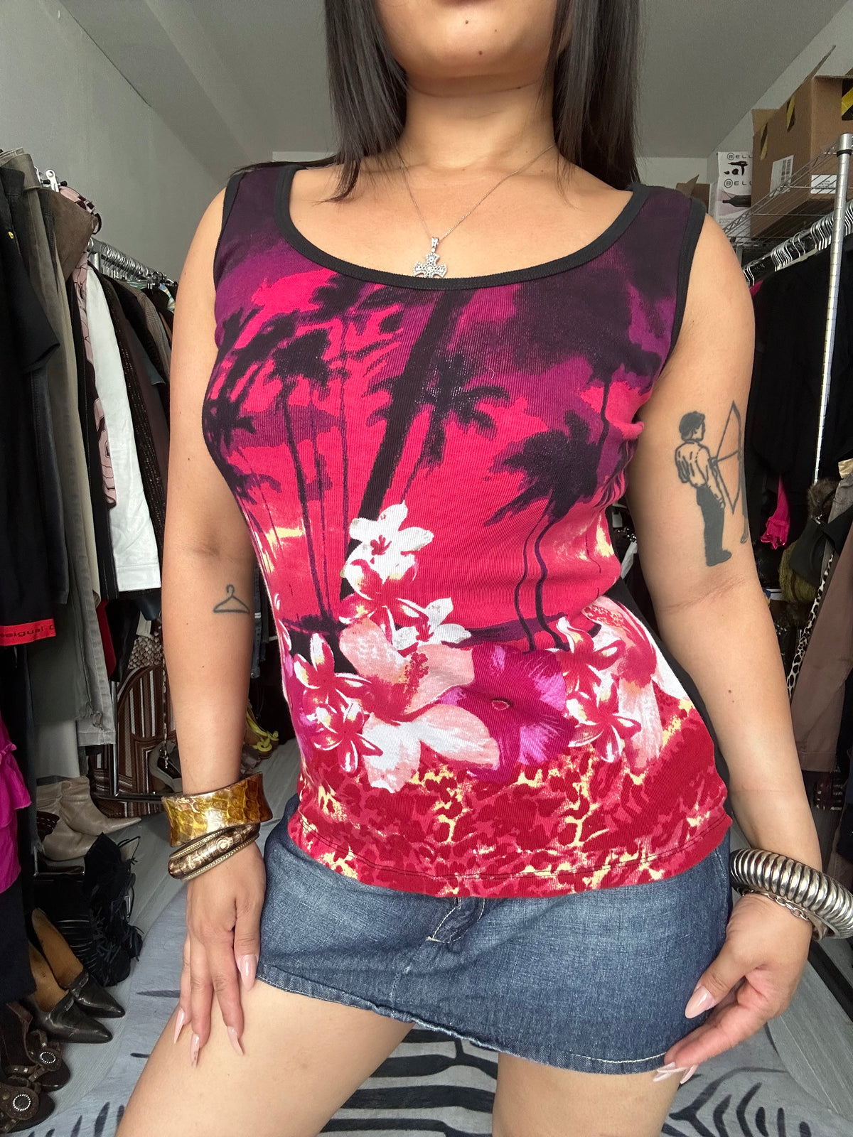 Top with hawaii print