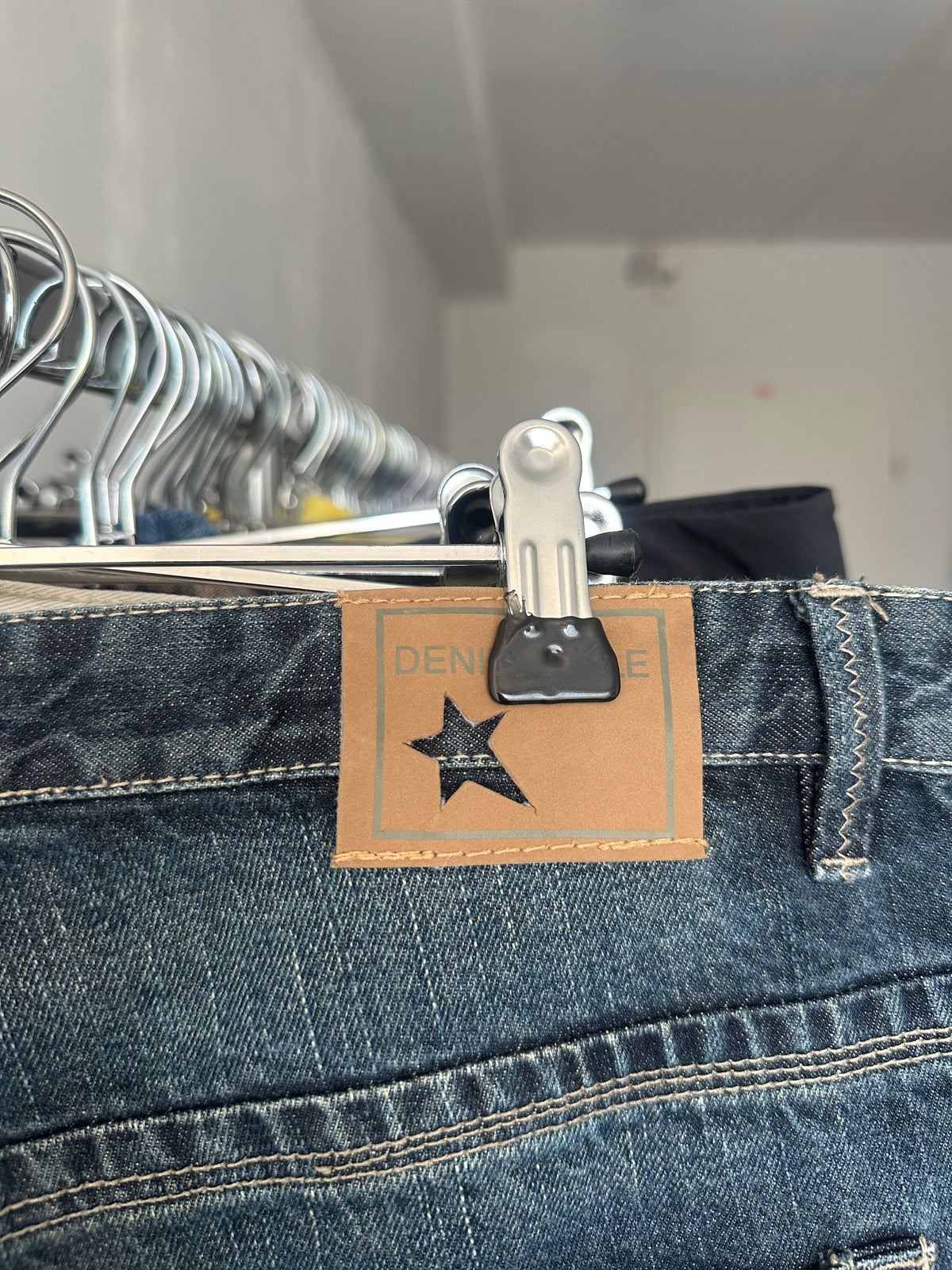 Denim pants with back pockets details