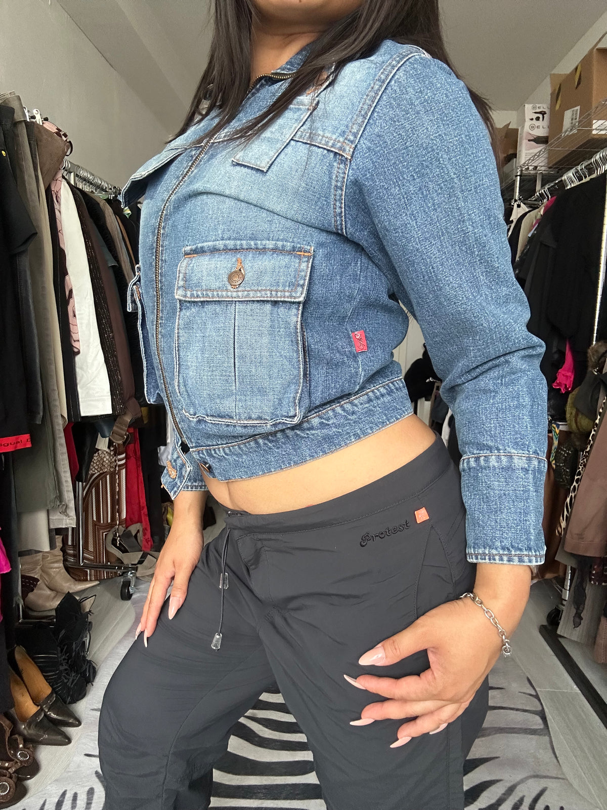 Denim jacket with zipper